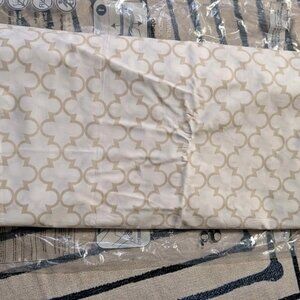 Garnet Hill KING Ivory Background with Beige Quatrefoil Pattern Duvet Cover